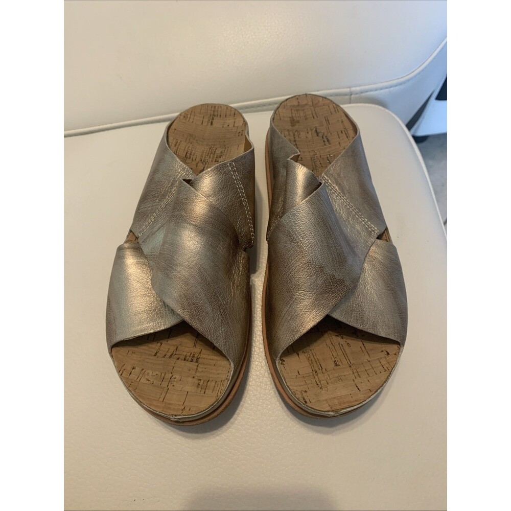 kork ease shoes women Size 6M Color Bronze Metallic